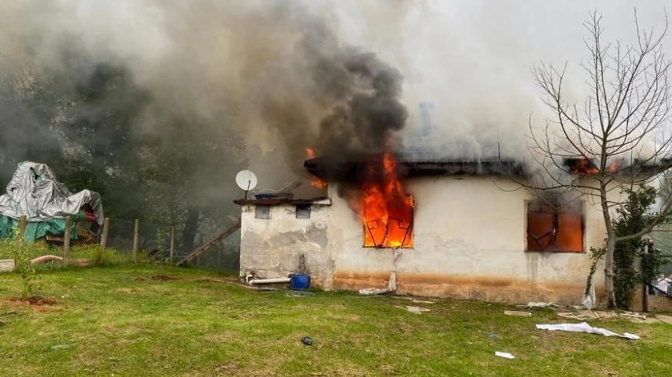 Nənəsinin yaşadığı evi yandırdı- Hadisə yerində saxlanıldı