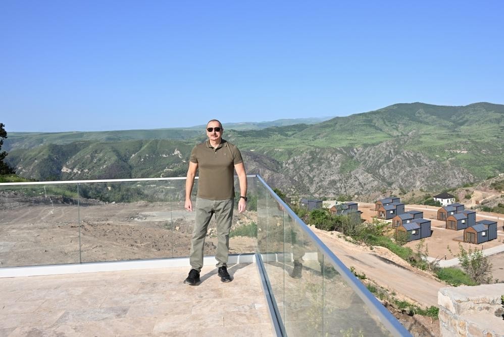 Laçında bir sıra küçələrin istiqamət bildirən lövhələrinin açılışıOLUB - FOTO