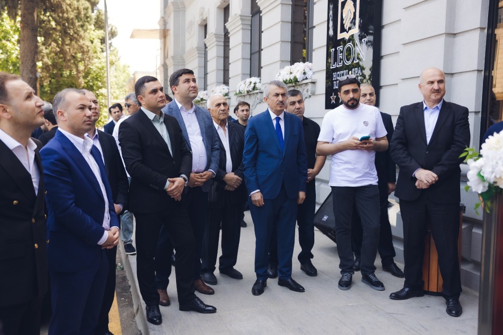 İcra Hakimiyyətinin rəsmi saytında reklam etdiyi hotelgörün kimin adınadırn (FOTOLAR)