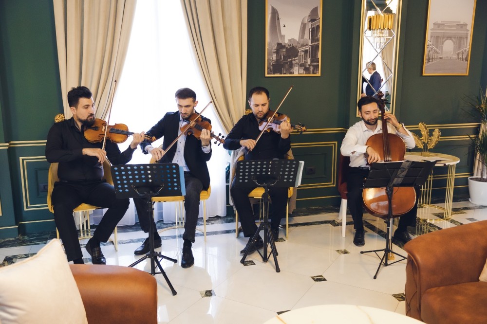 İcra Hakimiyyətinin rəsmi saytında reklam edilən hotelgörün kimin adınadır (FOTOLAR)