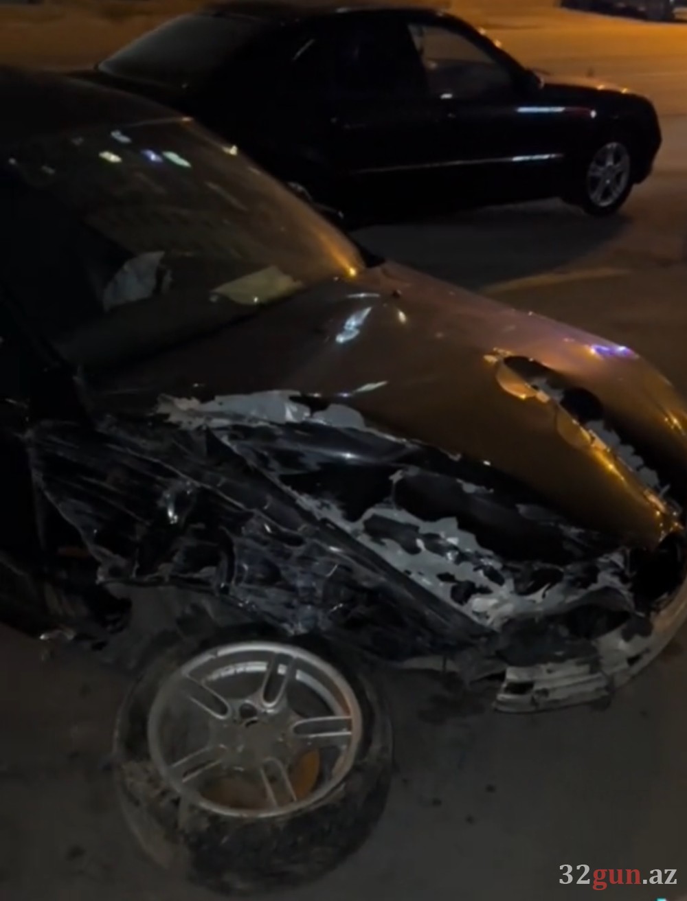 "BMW" əvvəl "VAZ2107" ilə toqquşdu, sonra divara çırpıldı(FOTO)