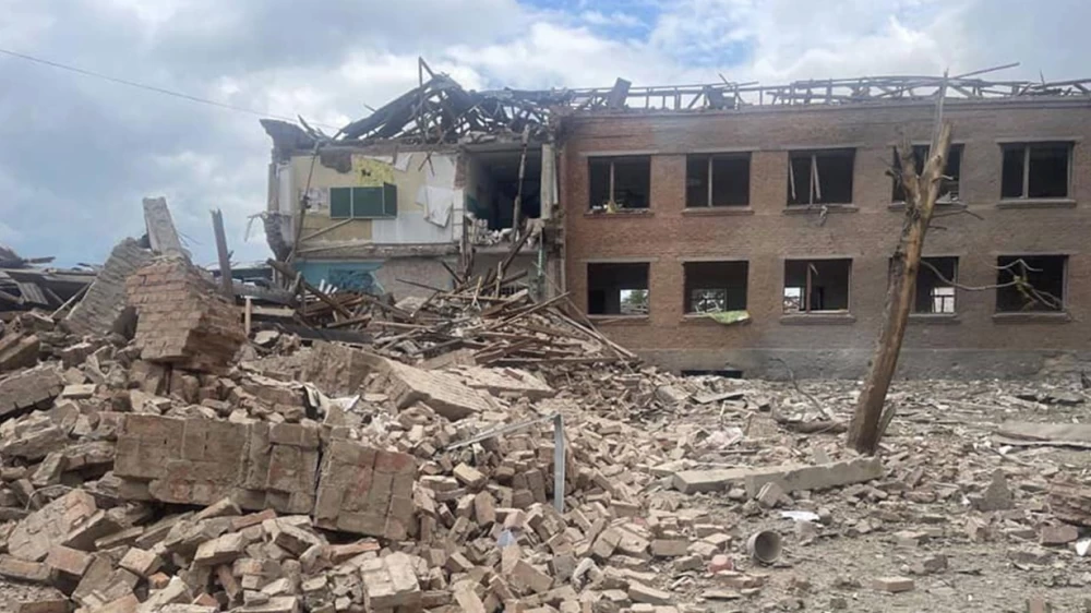 Rusiya Ukrayna məktəbinihədəf alıb - Ölənlər var