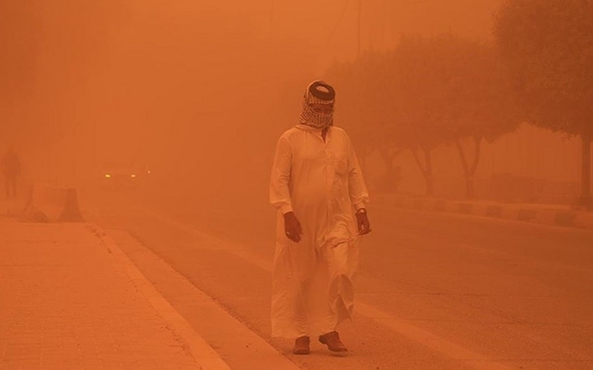 İranda qum fırtınası: 1047 nəfər...