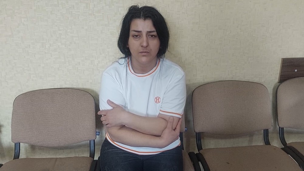 Polis bu qadını saxladı,görün nə edib - FOTO