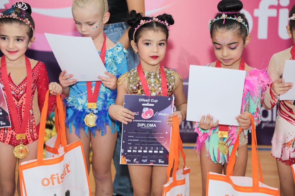 Bakıda möhtəşəm turnir- Yeniyetmə və gənc gimnastlar məharətlərini göstərdi (FOTO)
