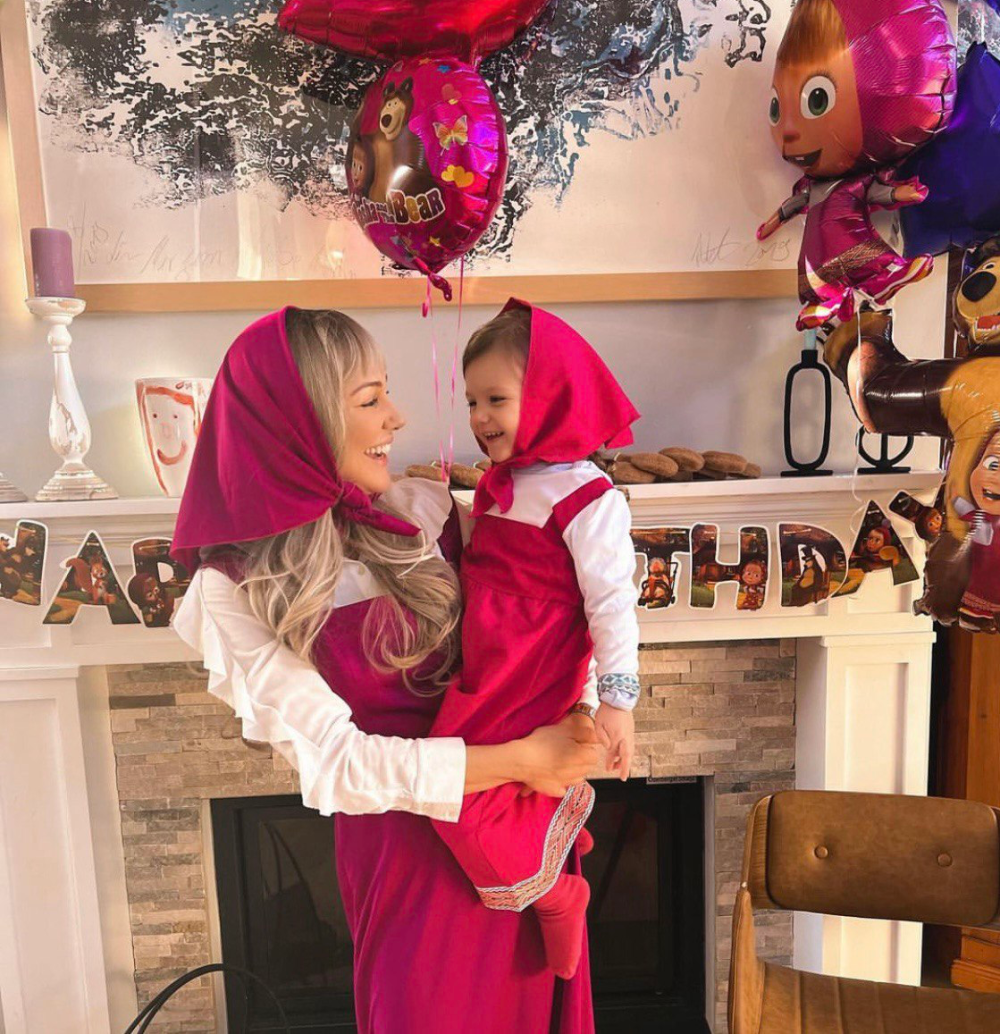 Məryəm Uzerli ad gününü rus cizgi filmi üslubunda qeyd etdi