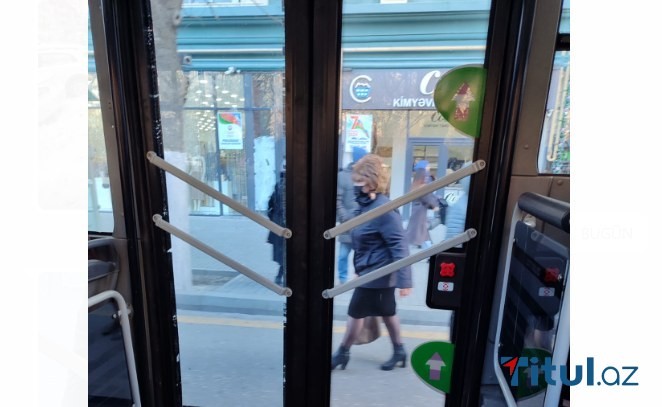 Xalq artisti ilə eşq yaşadığı deyilən Təranə küçədə bu vəziyyətdə GÖRÜNTÜLƏNDİ -FOTO