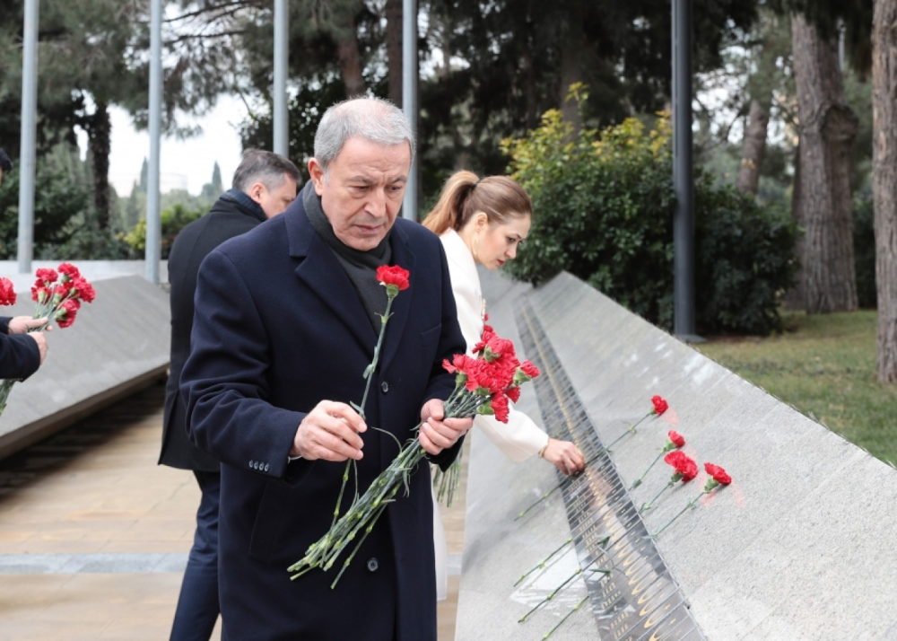 Hulusi Akar Azərbaycana gəlib - FOTOLAR