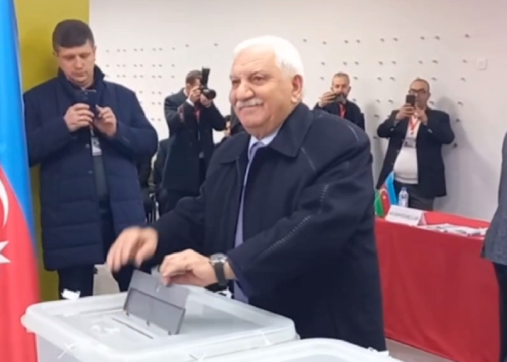 Dövlət rəsmiləri səs verdilər - FOTOLAR+VİDEO (YENİLƏNİB)