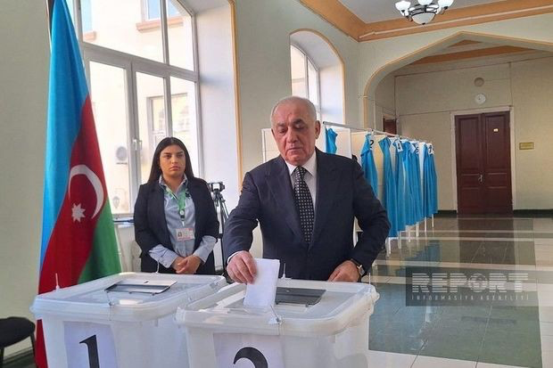 Dövlət rəsmiləri səs verdilər - FOTOLAR+VİDEO (YENİLƏNİB)