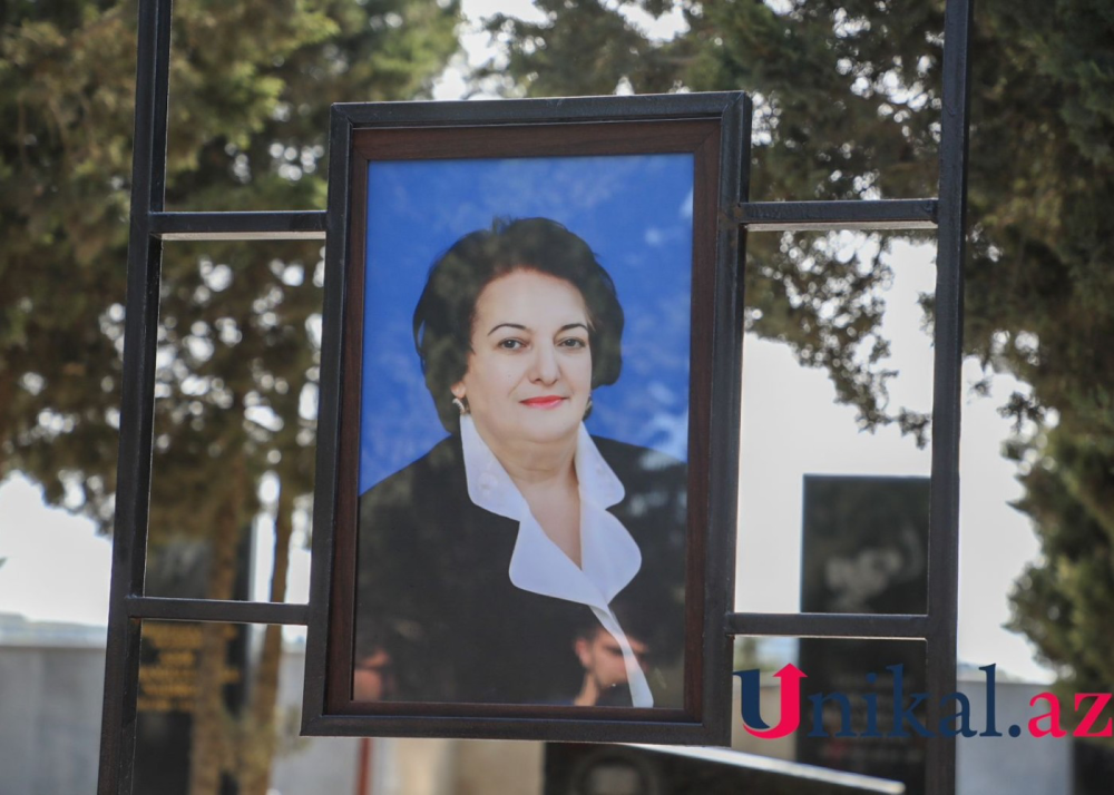 Sabiq yüksək vəzifəli şəxs vəfat etdi- Bütün rəsmilər dəfnə toplaşdı