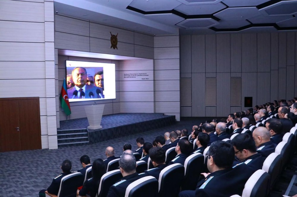 Baş Prokurorluqda Ulu Öndər Heydər Əliyevin anadan olmasının 101-ci ildönümü qeyd edilib