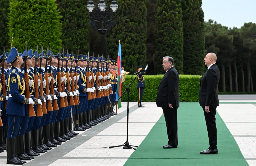 Tacikistan Prezidentinin rəsmi qarşılanma mərasimi oldu - FOTOLAR
