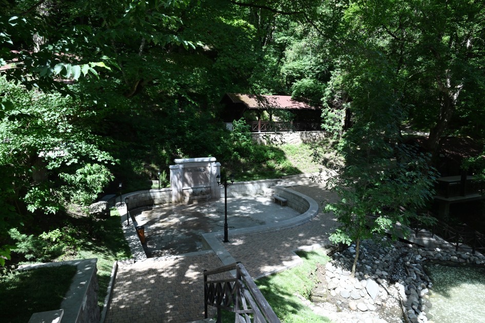 Prezident “İsa bulağı”nda çay içdi - FOTOLAR (YENİLƏNİB)