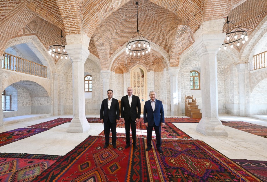 Prezidentlər Şuşanı gəzdi -FOTOLAR (YENİLƏNİB)