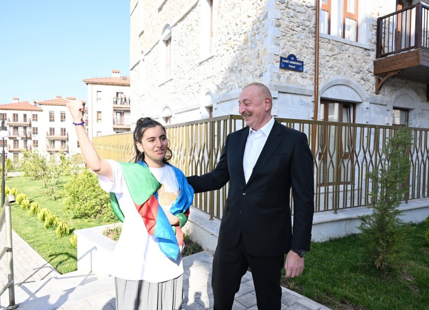 Prezidentlər Şuşanı gəzdi -FOTOLAR (YENİLƏNİB)