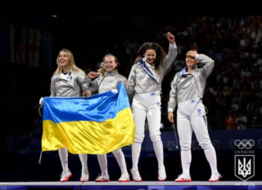 Ukraynalı olimpiya çempionunun qılıncı 242min dollara satılıb- Pul orduya bağışlanacaq