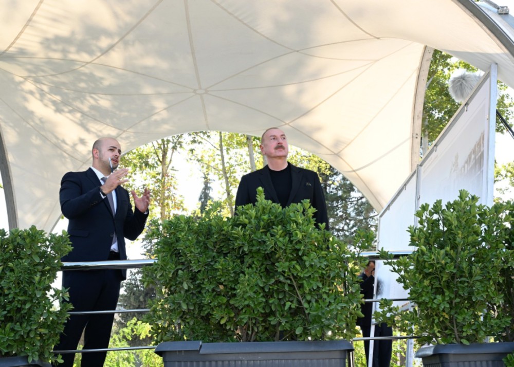 Prezident 104 mənzilli yaşayış kompleksinin tikintisi ilə tanış oldu -YENİLƏNİB (FOTOLAR)