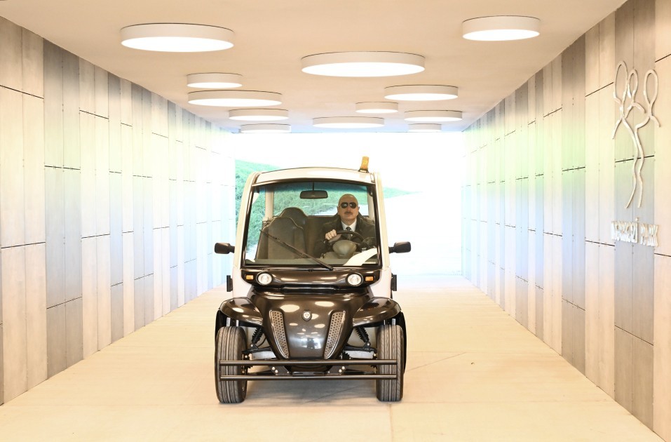 İlham Əliyev Mərkəzi Parkın üçüncü hissəsinin açılışında - FOTOLAR (YENİLƏNİB)