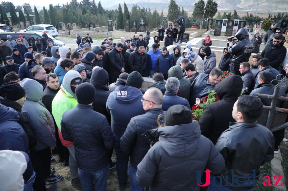 Azər Baxşəliyev vəfat etdi