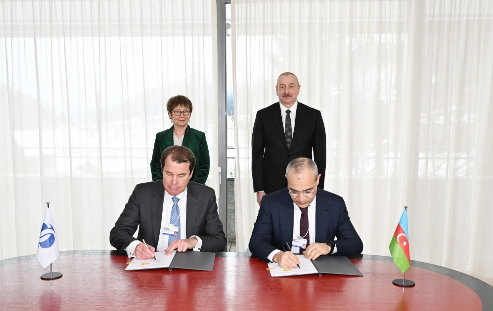 İlham Əliyev Davosda AYİB prezidenti ilə görüşüb -FOTO