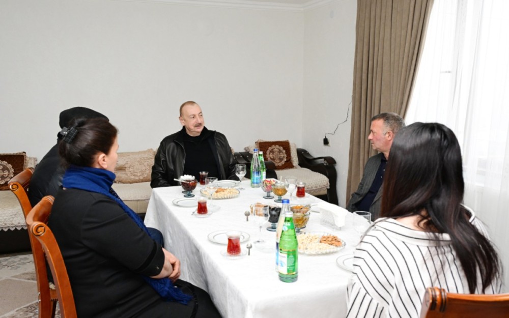 İlham Əliyevin Ballıca sakinləri ilə görüşü- FOTOLAR (YENİLƏNİB)