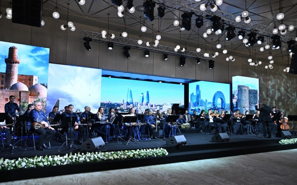 Gülüstan" sarayında ziyafət verilib -FOTOLAR (YENİLƏNİB)