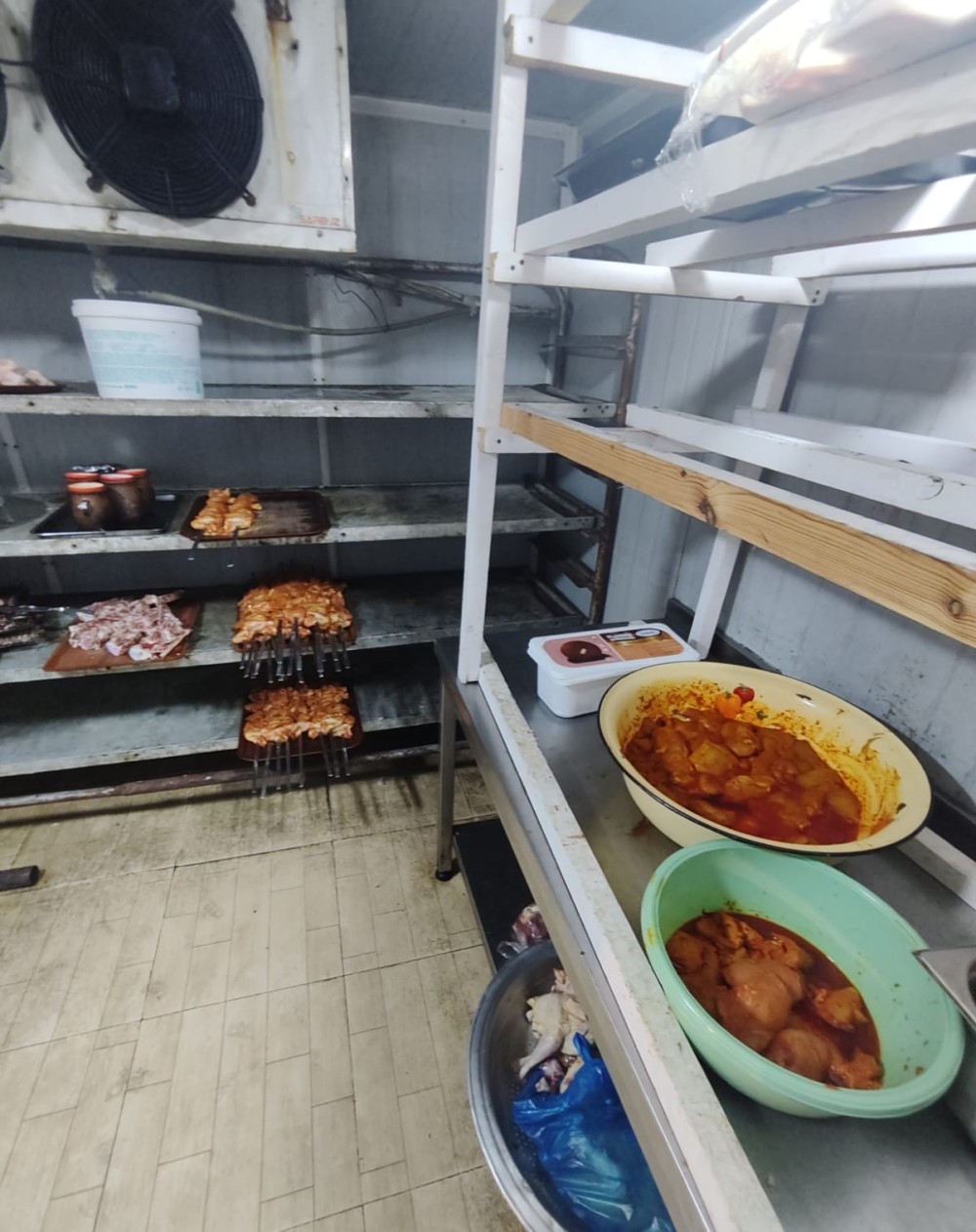 Daha bir məşhur RESTORANDA İYRƏNCLİK:"Xarı Bülbül"dən GÖRÜNTÜLƏR / FOTOLAR