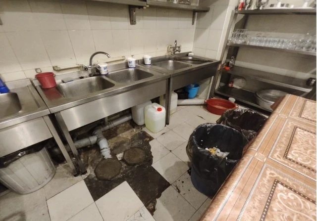 Top Qapı" restoranında ciddi nöqsanlar aşkarlandı - FOTOLAR