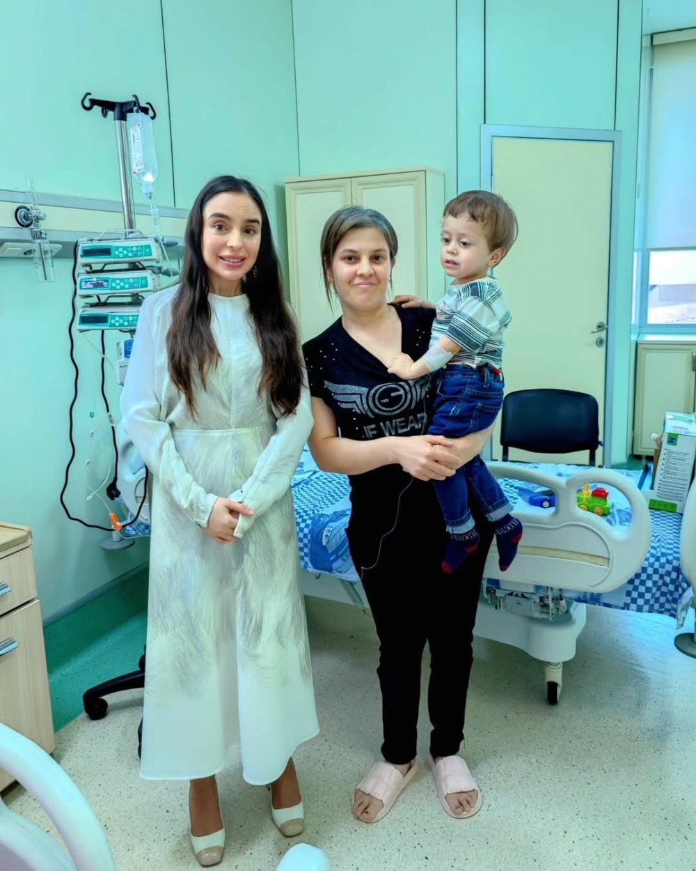 Leyla Əliyeva uşaqları ziyarət etdi -FOTOLAR