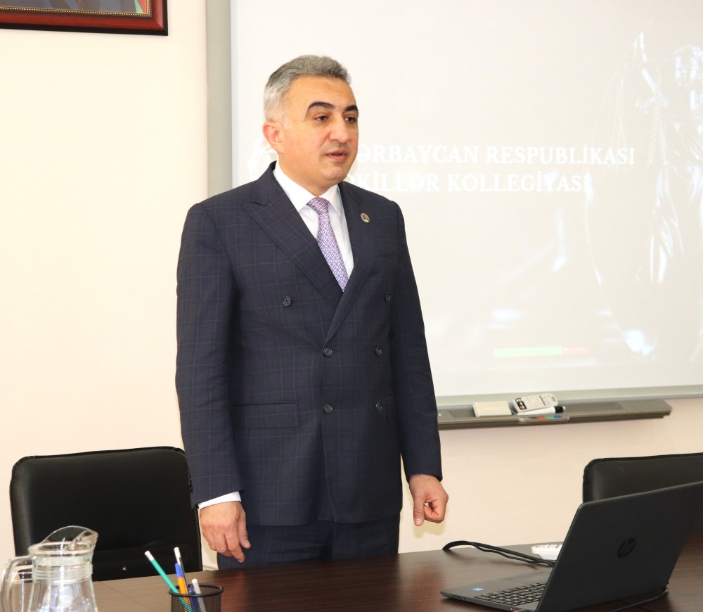 Vəkillər Kollegiyasının sədri vəkilliyə namizədlərlə görüşüb