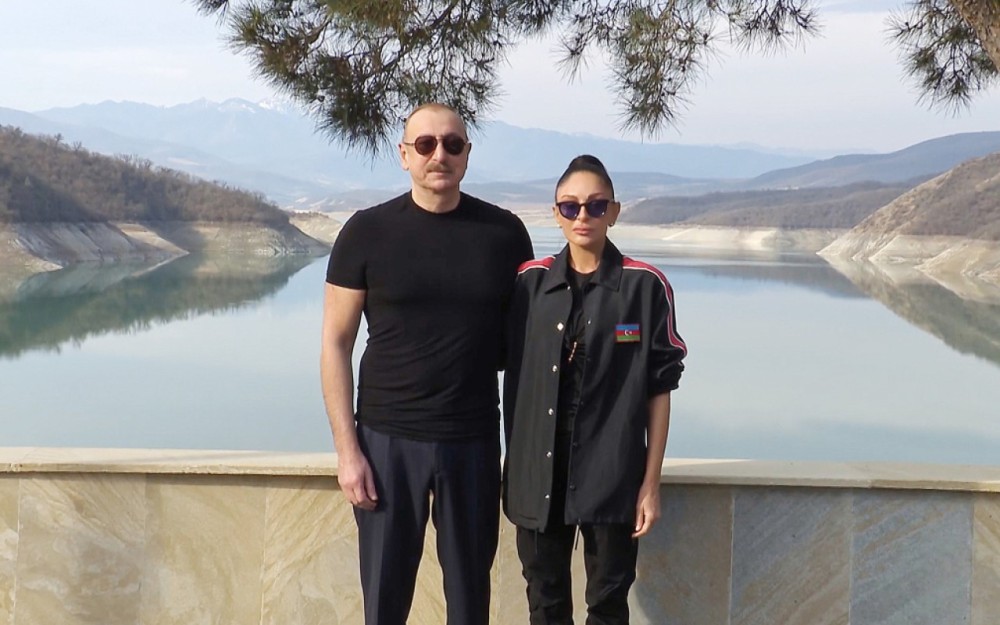 Prezident və birinci xanım Ağdərədə avtomobil yolunun açılışında -FOTOLAR