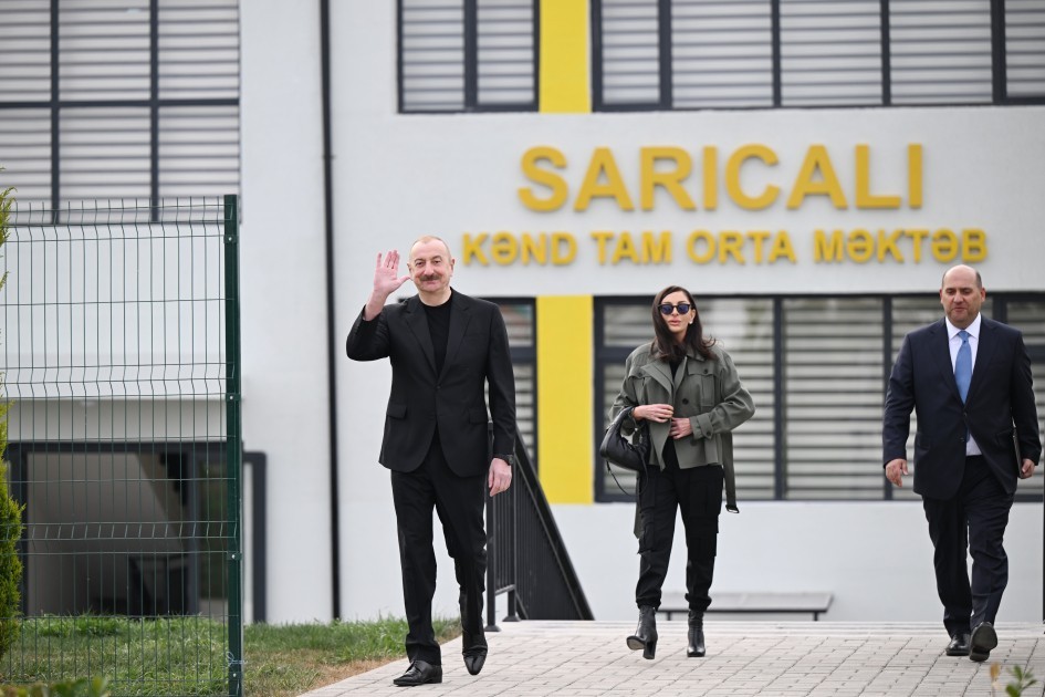 Bax, biz belə şəhər qururuq!” - Prezidentin sakinlərlə söhbəti (FOTOLAR)