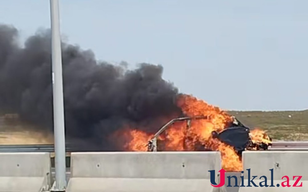 Paytaxtda "Range Rover" yanıb