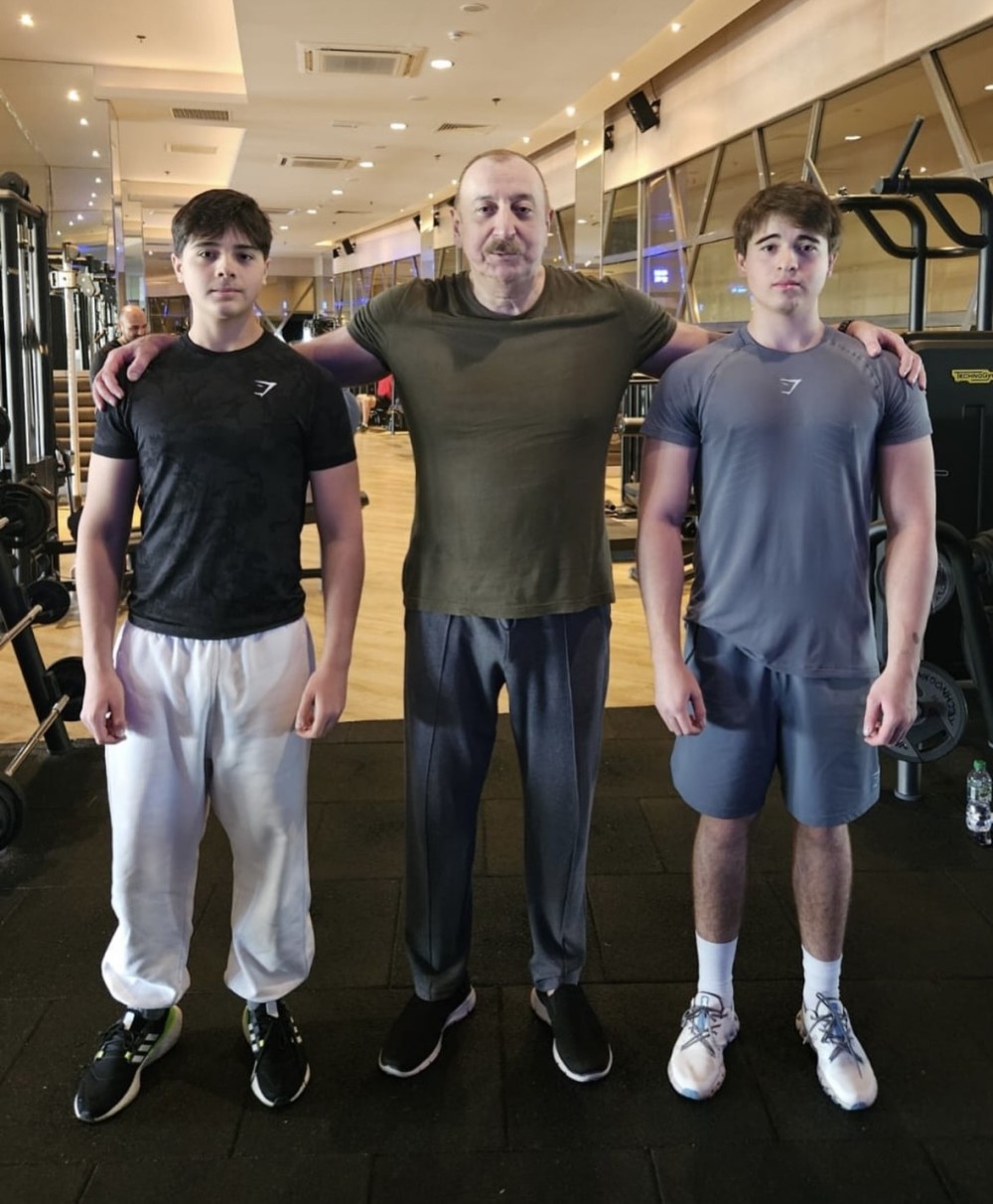 Baba ilə Antalyanın idman zalında məşq" - Əlidən maraqlı PAYLAŞIM