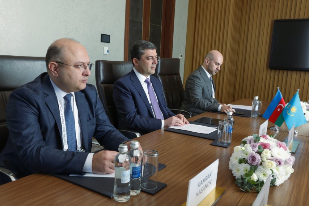 Əhməd İsmayılov Qazaxıstanının mədəniyyət və informasiya naziri ilə görüşdü- FOTOLAR