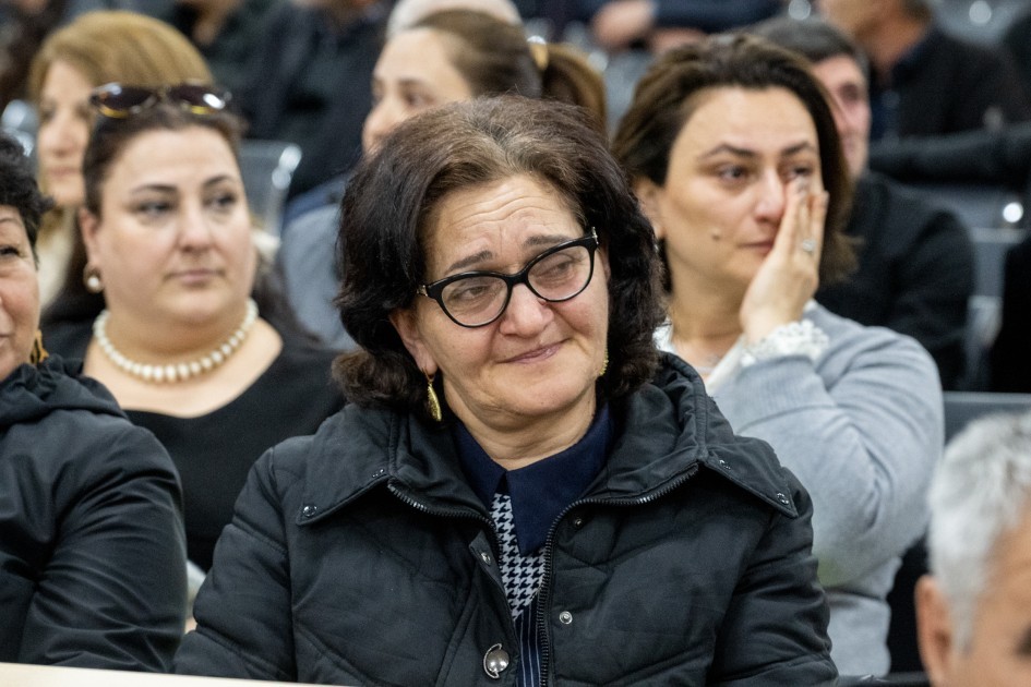 Ürəyi zəif olanlar zaldan çıxarıldı, günahı olanlar "kövrəldi"/ FOTOLAR