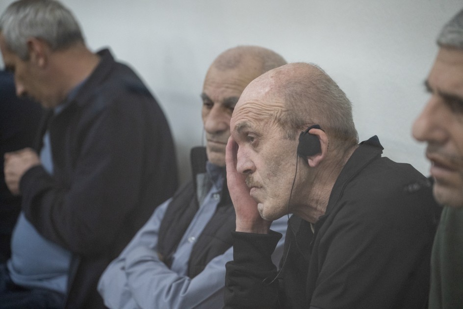 Ürəyi zəif olanlar zaldan çıxarıldı, günahı olanlar "kövrəldi"/ FOTOLAR