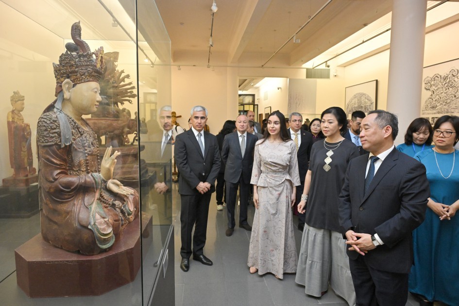 Leyla Əliyeva Vyetnamda görüş keçirdi - FOTOLAR