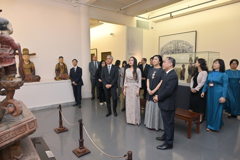 Leyla Əliyeva Vyetnamda görüş keçirdi - FOTOLAR