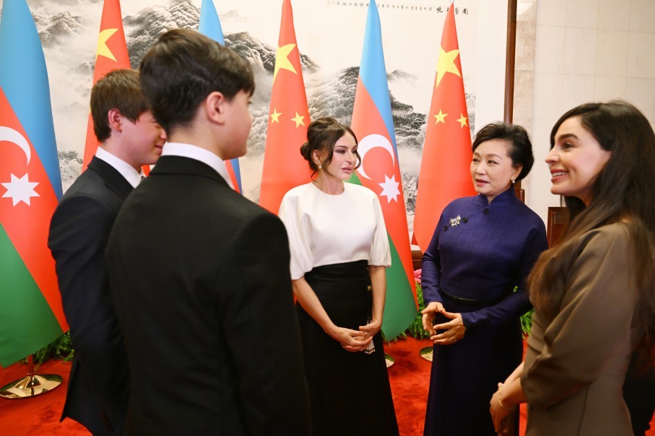 Prezidentin Pekində rəsmi qarşılanma mərasimi oldu -FOTOLAR (YENİLƏNİB)