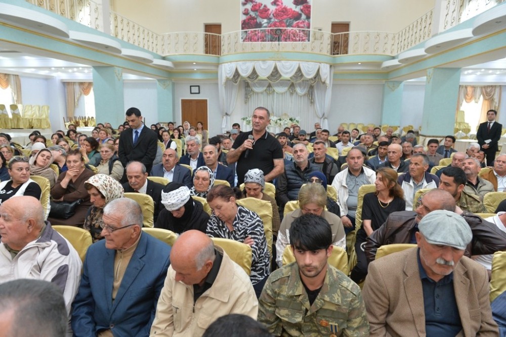 SON DƏQİQƏ‼️İcra başçısı vətəndaşları toyxanadaqəbul etdi (FOTOLAR)