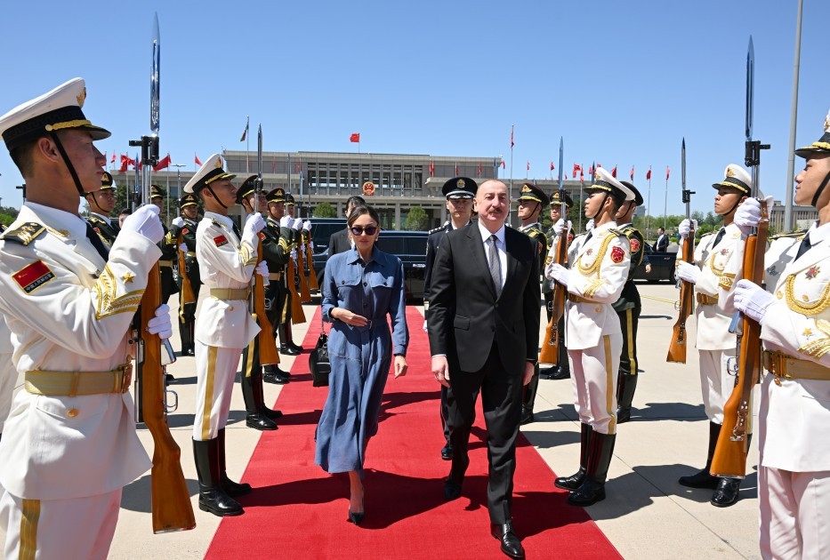 Prezidentlə xanımının Çinə səfəri başa çatdı - FOTOLAR