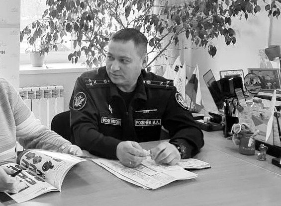 Polkovnik özünü öldürüb