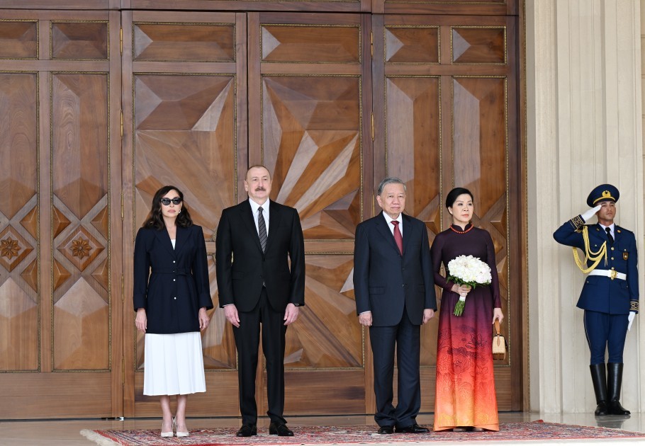 To Lamın rəsmi qarşılanma mərasimi oldu -FOTOLAR