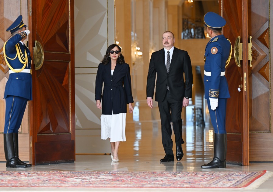 To Lamın rəsmi qarşılanma mərasimi oldu -FOTOLAR