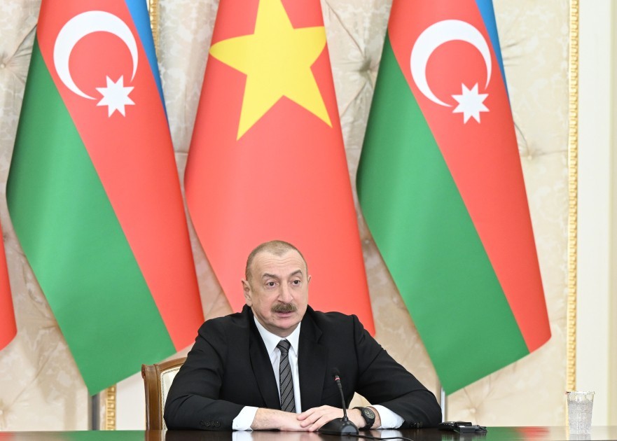İlham Əliyev və To Lam mətbuata bəyanatlarla çıxış ediblər -YENİLƏNİB (FOTOLAR)