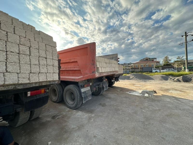Dəmiryol stansiyasında özbaşınalıq və antisanitariya: Obyektlərdən qeyri-qanuni haqq alınır -REPORTAJ