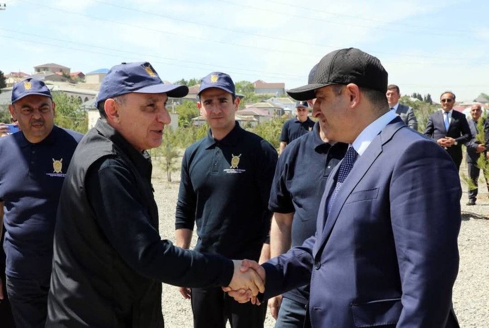 Adil Əliyev Baş prokurorla ağac əkdi +FOTO