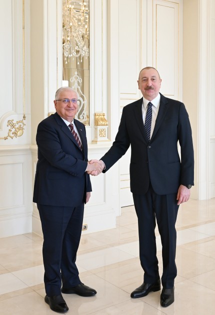 İlham Əliyev Yaşar Güləri qəbul etdi+ FOTOLAR